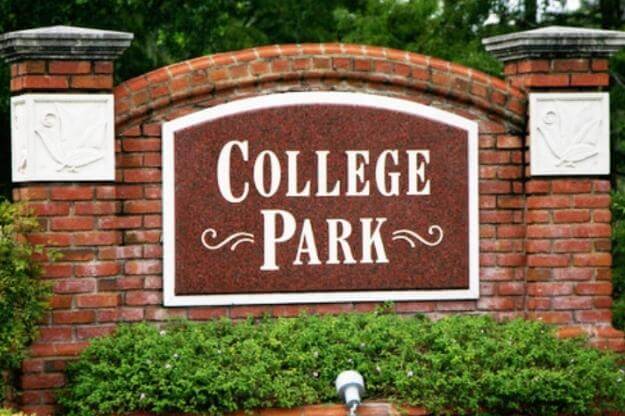 College Park neighborhood entrance sign in Orlando, Florida